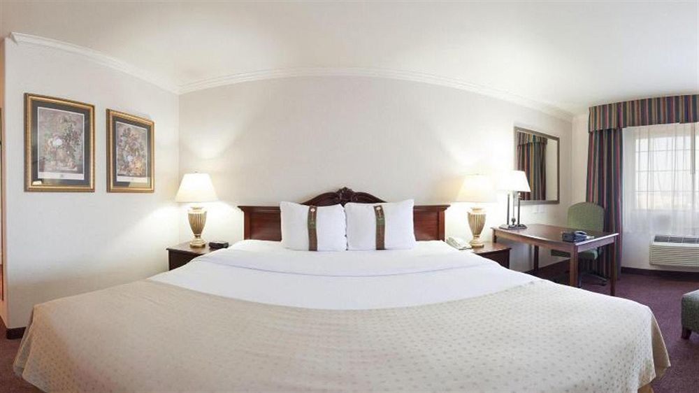 Holiday Inn Selma - Swancourt Zewnętrze zdjęcie